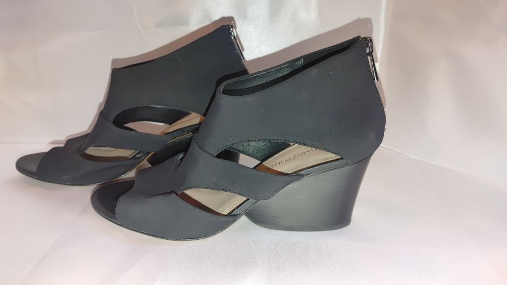 Donald Pliner Donald J. Pliner Sandals Size 8M Size US 8 / IT 38 - 2 Thumbnail