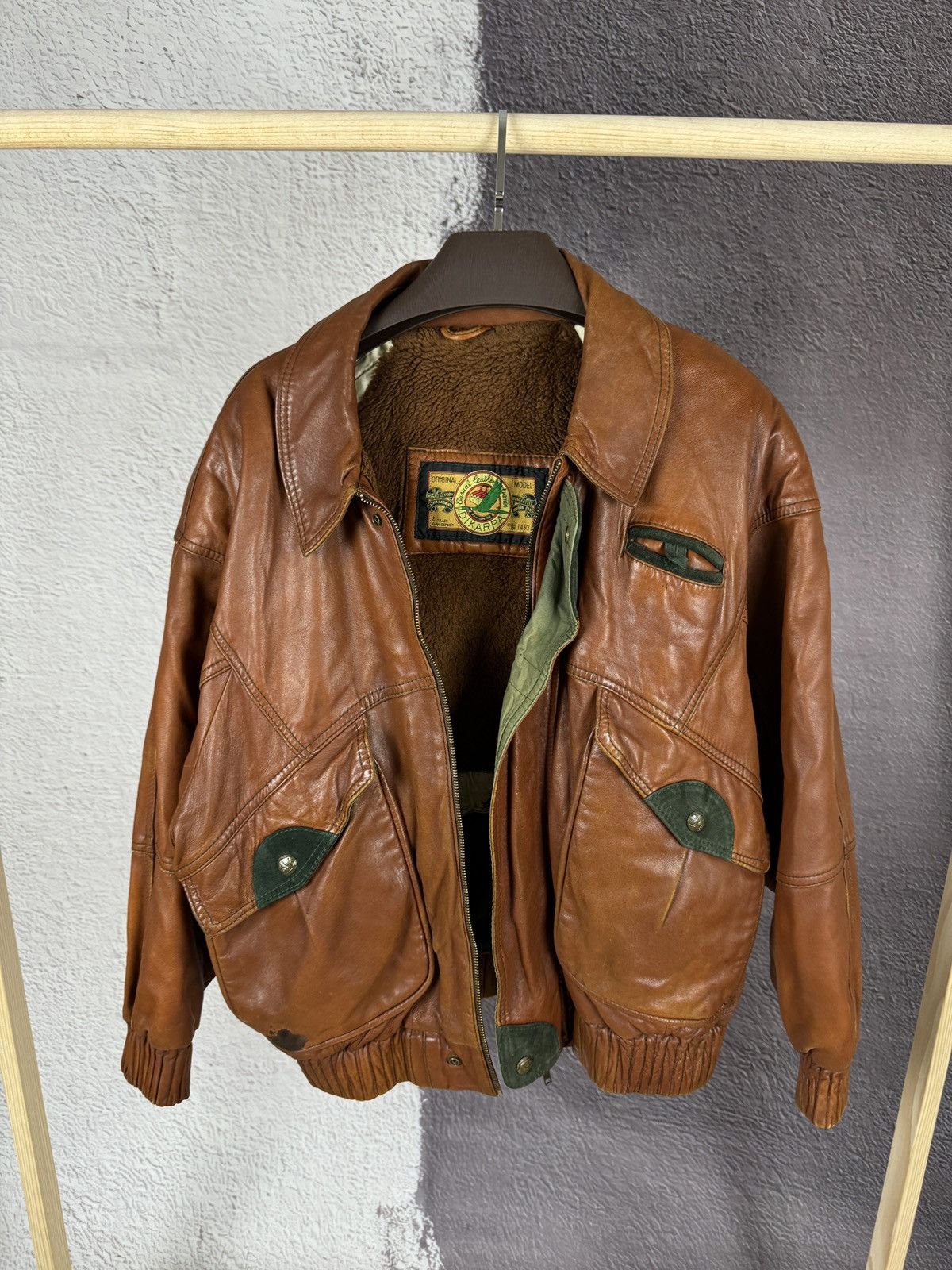 Vintage Dikarpa Italy vintage brown leather bomber jacket Size US XL / EU 56 / 4 - 18 Thumbnail