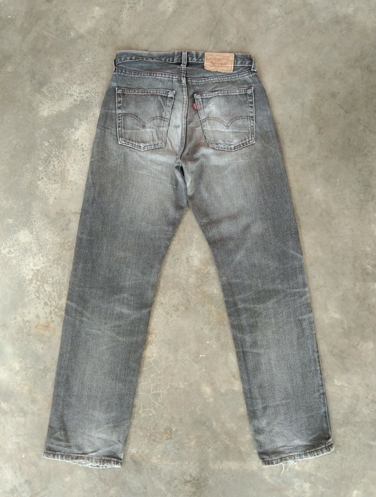 Levi's 90s Vintage Levi's 501 Faded Black Distressed Jeans 30x32 Size US 30 / EU 46 - 2 Thumbnail