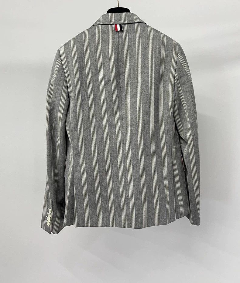 Thom Browne Thom Browne Gray striped wool suit 2503-Nextarrow Size XS / US 0-2 / IT 36-38 - 2 Thumbnail