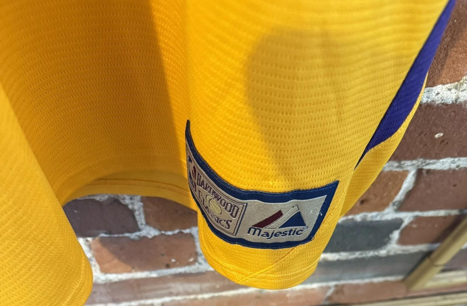Majestic Los Angeles LA Lakers Majestic Shooting Shirt Men 2XL Yellow Size US XXL / EU 58 / 5 - 3 Thumbnail