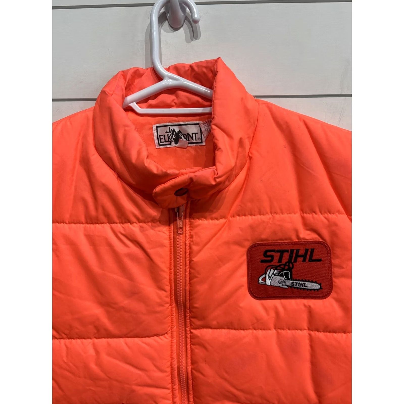 Lumberjack VTG Elk Mont Stihl Chainsaw Lumberjack Vest Orange 2XL Mens Nylon Puffer Zip Vest Casual Workwear Winter Summer Spring Fall 80s Vintage Size US XXL / EU 58 / 5 - 2 Thumbnail