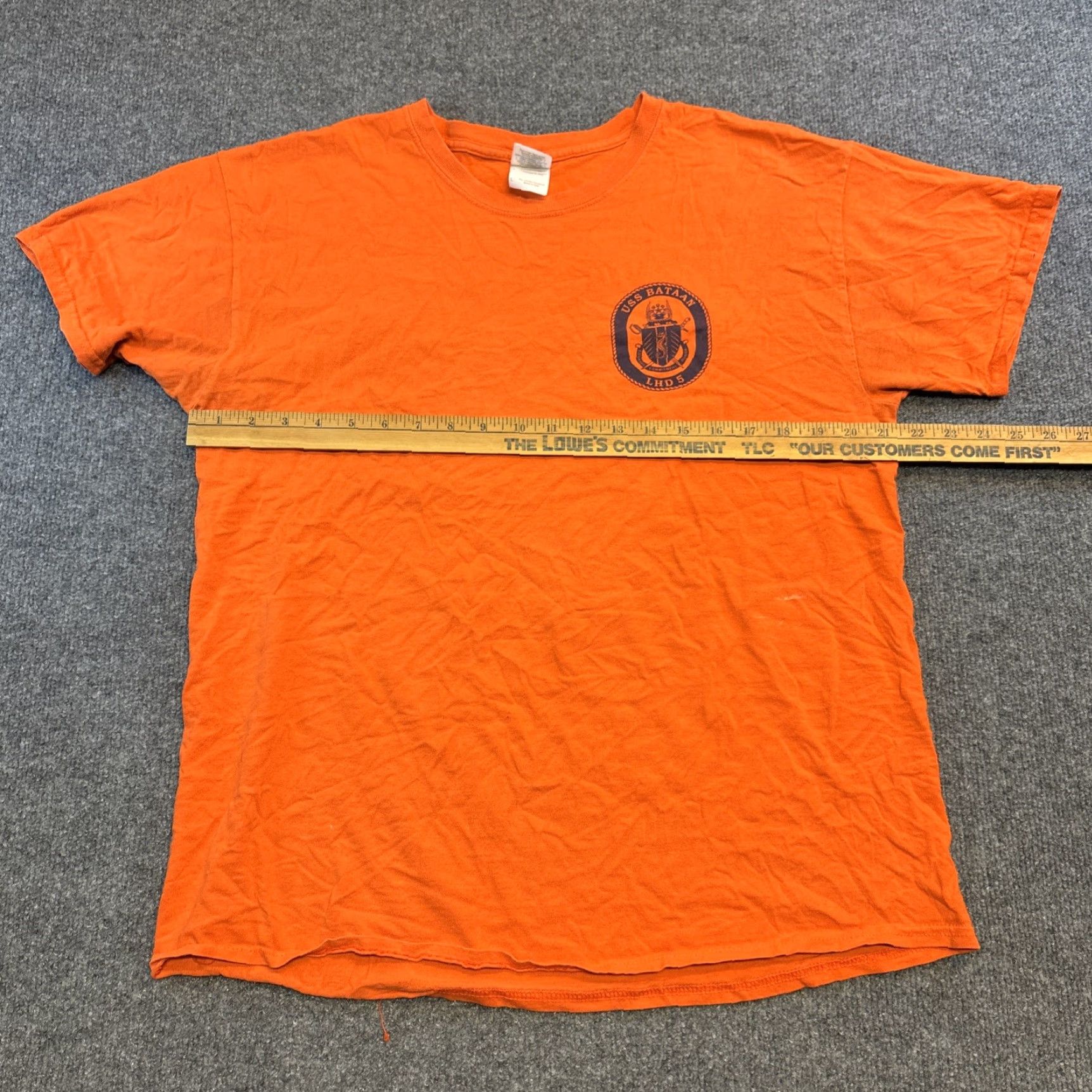 Gildan Gildan T-Shirt Men’s Large Orange USS Bataan LHD 5 US Navy Shirt Mens L Orange USS Bataan LHD 5 Gildan Size US L / EU 52-54 / 3 - 4 Thumbnail