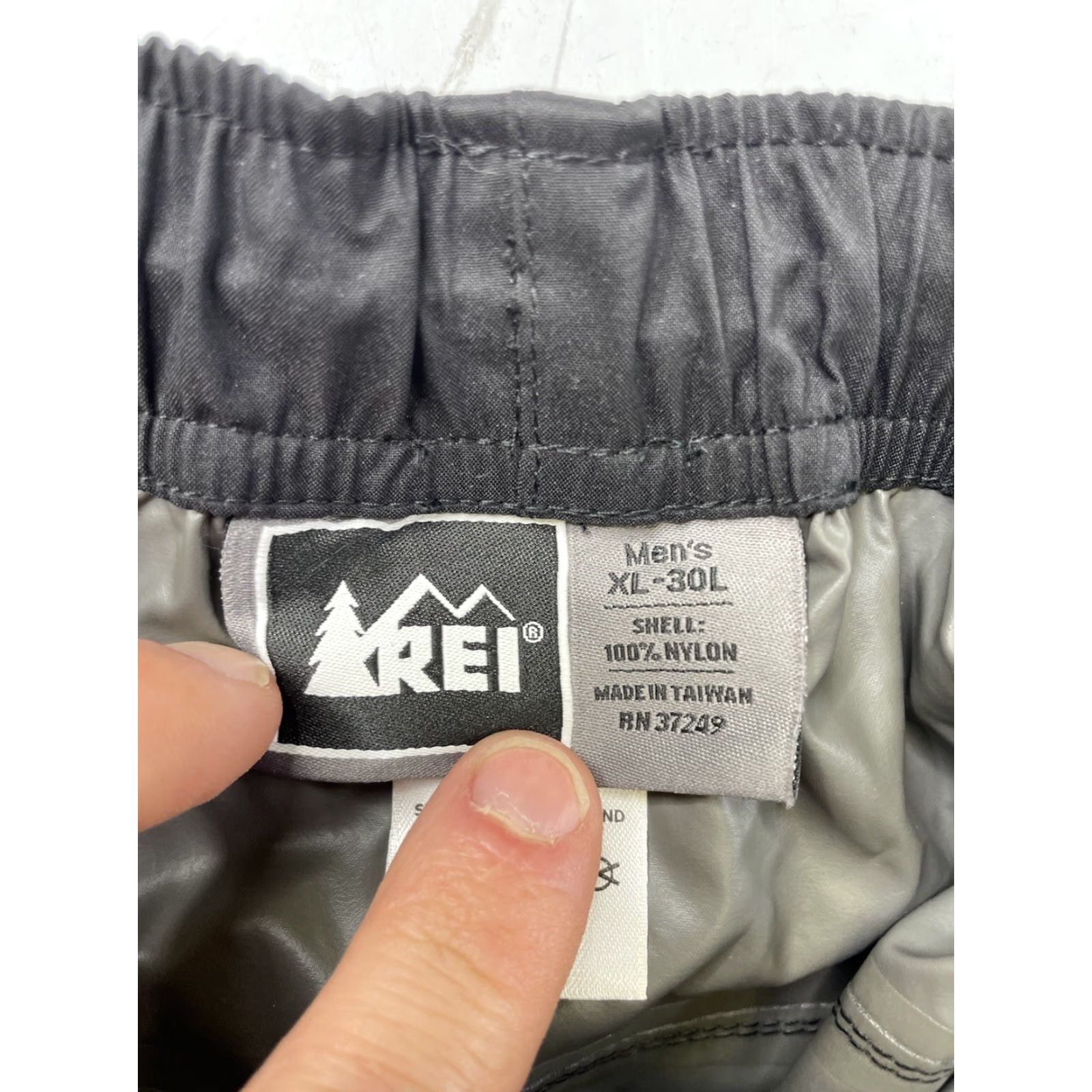 Vintage REI E1 Elements Pants Men XL-30L Black Outdoor Wind Water Resistant Pockets Zippers Rain Pants Regular Fit Size US 36 / EU 52 - 4 Thumbnail