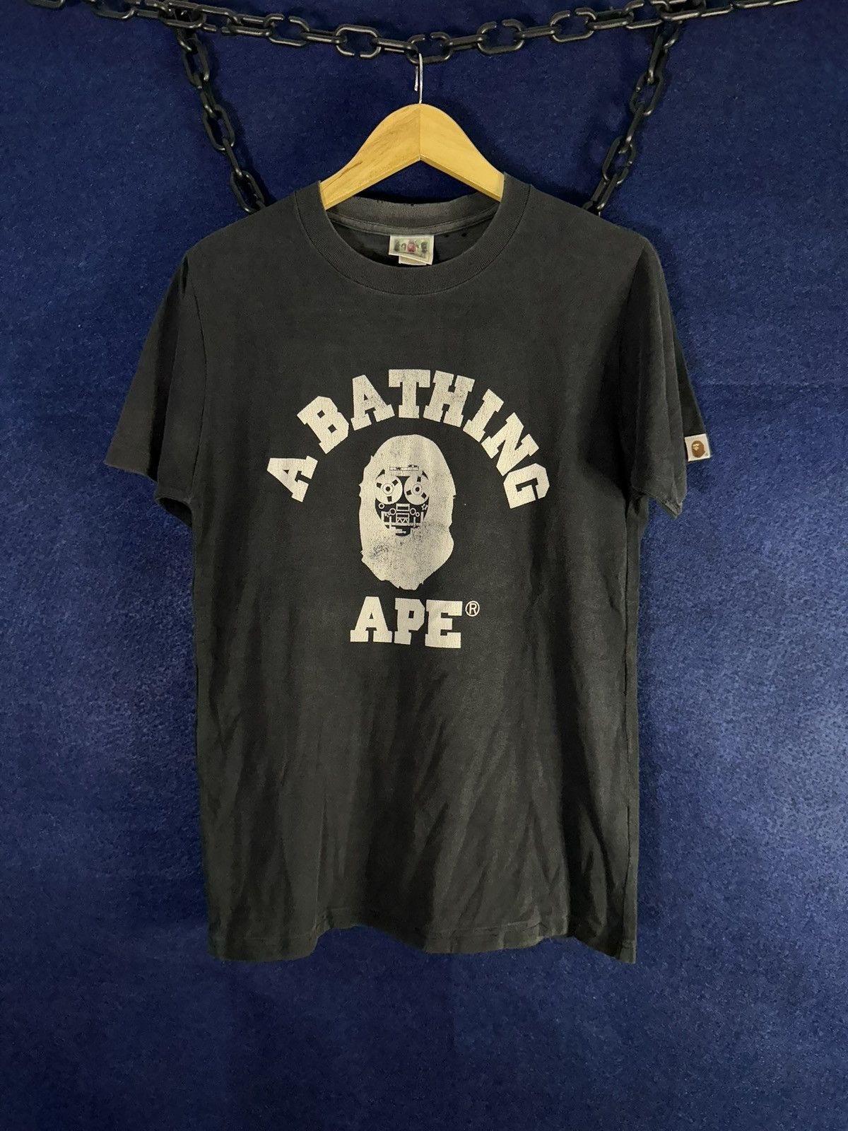 Bape Thrashed Vintage Bathing Ape Sun Faded Japan Tee Size US M / EU 48-50 / 2 - 1 Thumbnail