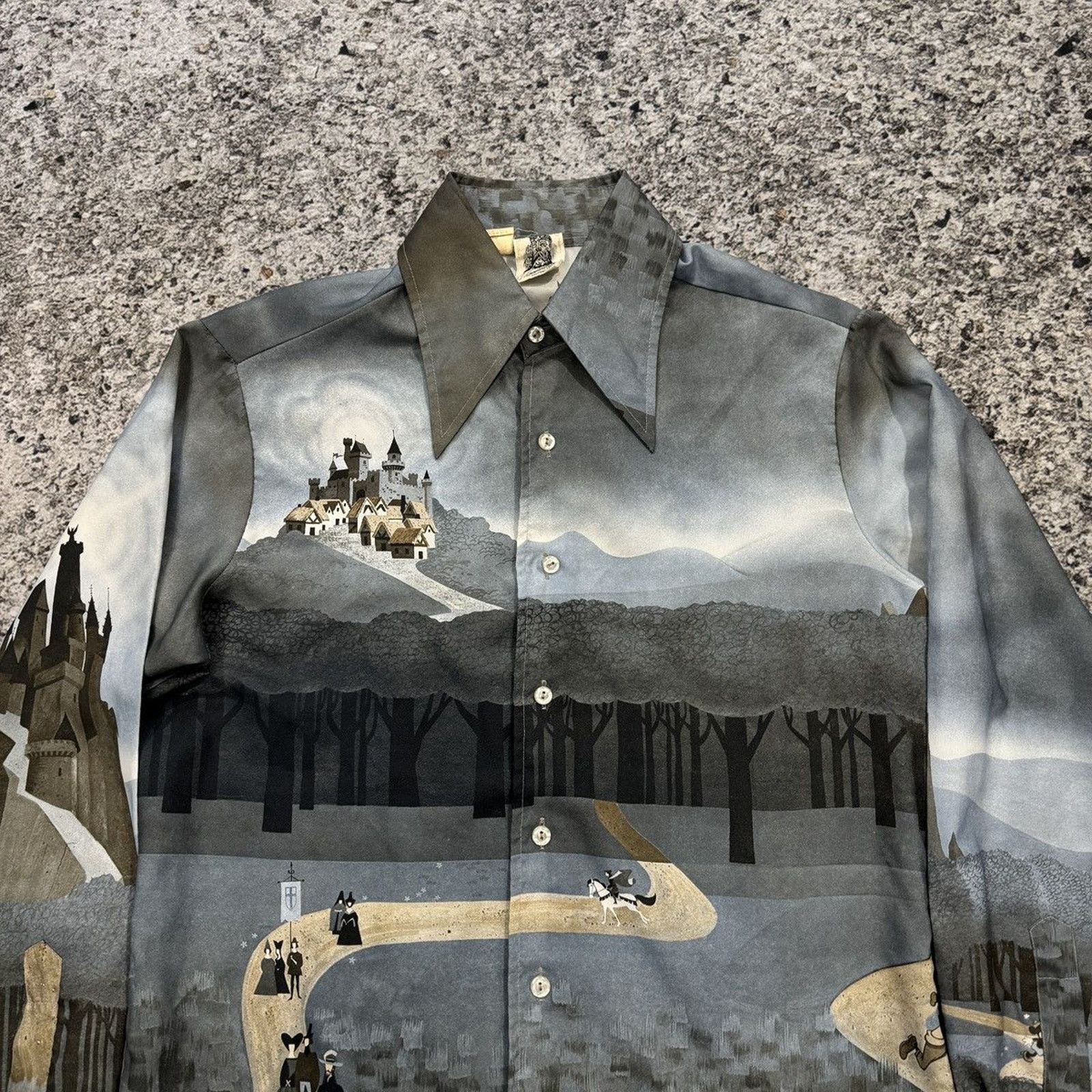 Vintage Vintage 70s Kennington Disney Shirt Castle Print Size US M / EU 48-50 / 2 - 9 Thumbnail