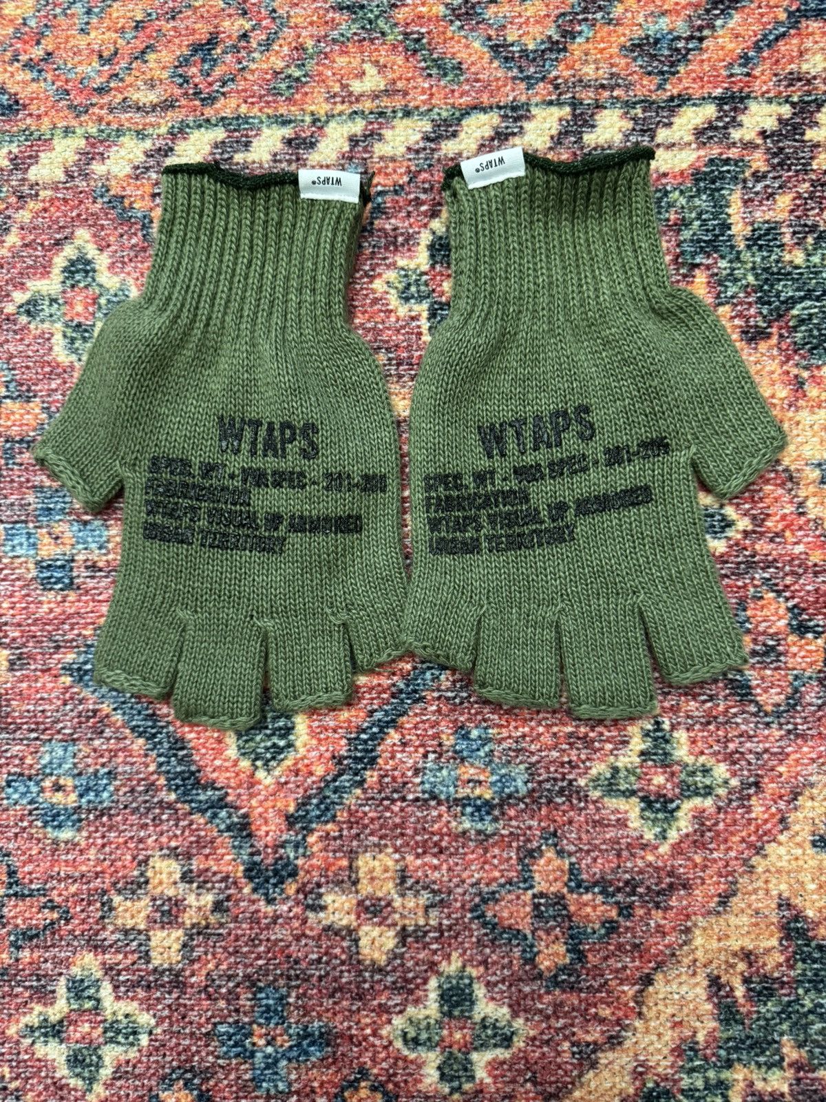 Wtaps WTAPS OLIVE GREEN PRINTED GLOVES | Grailed