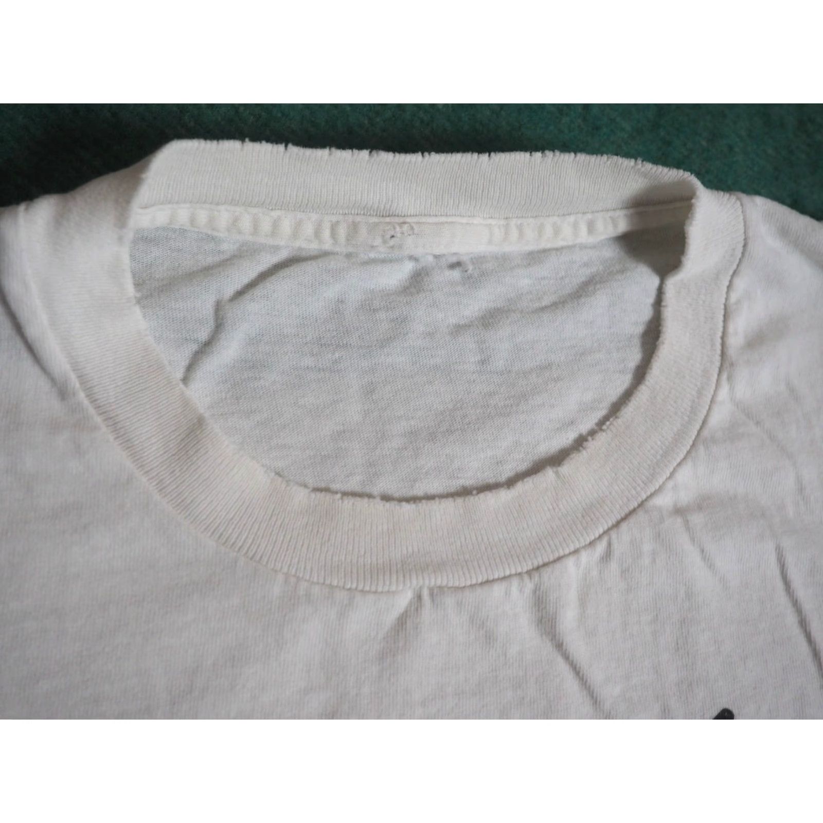 Vintage VTG 90s New England Aquarium Boston Penguin Nature Art White Tee L T-Shirt Mens Short Sleeve Crew Neck Graphic Print Vintage Logo Cotton Size US L / EU 52-54 / 3 - 5 Thumbnail