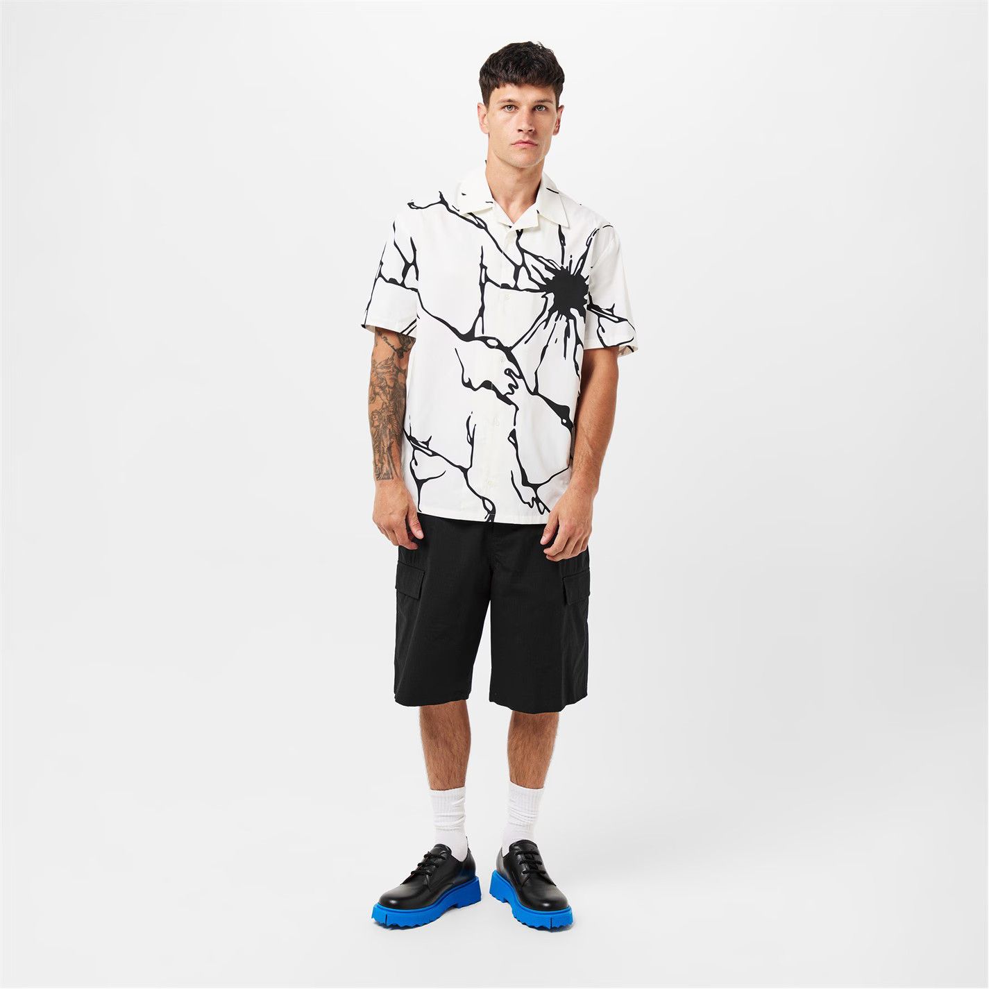 Off-White o1g2r1mq0326 Relaxed Fit Cargo Shorts in Black Size US 32 / EU 48 - 6 Thumbnail