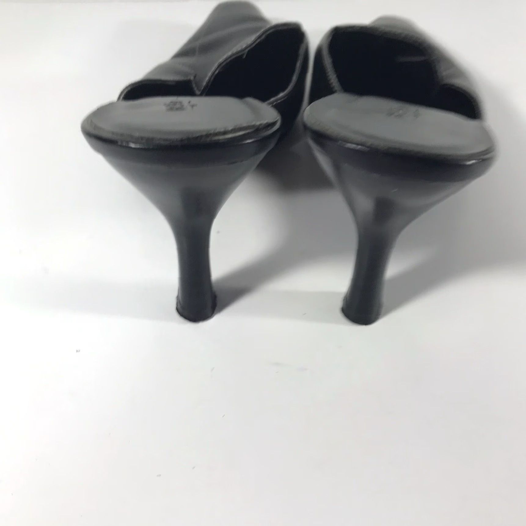 Mossimo VINTAGE Mossimo Black Leather Mules Women’s Size 8.5 High Heel Slip On Casual Stylish Size US 8.5 / IT 38.5 - 3 Thumbnail