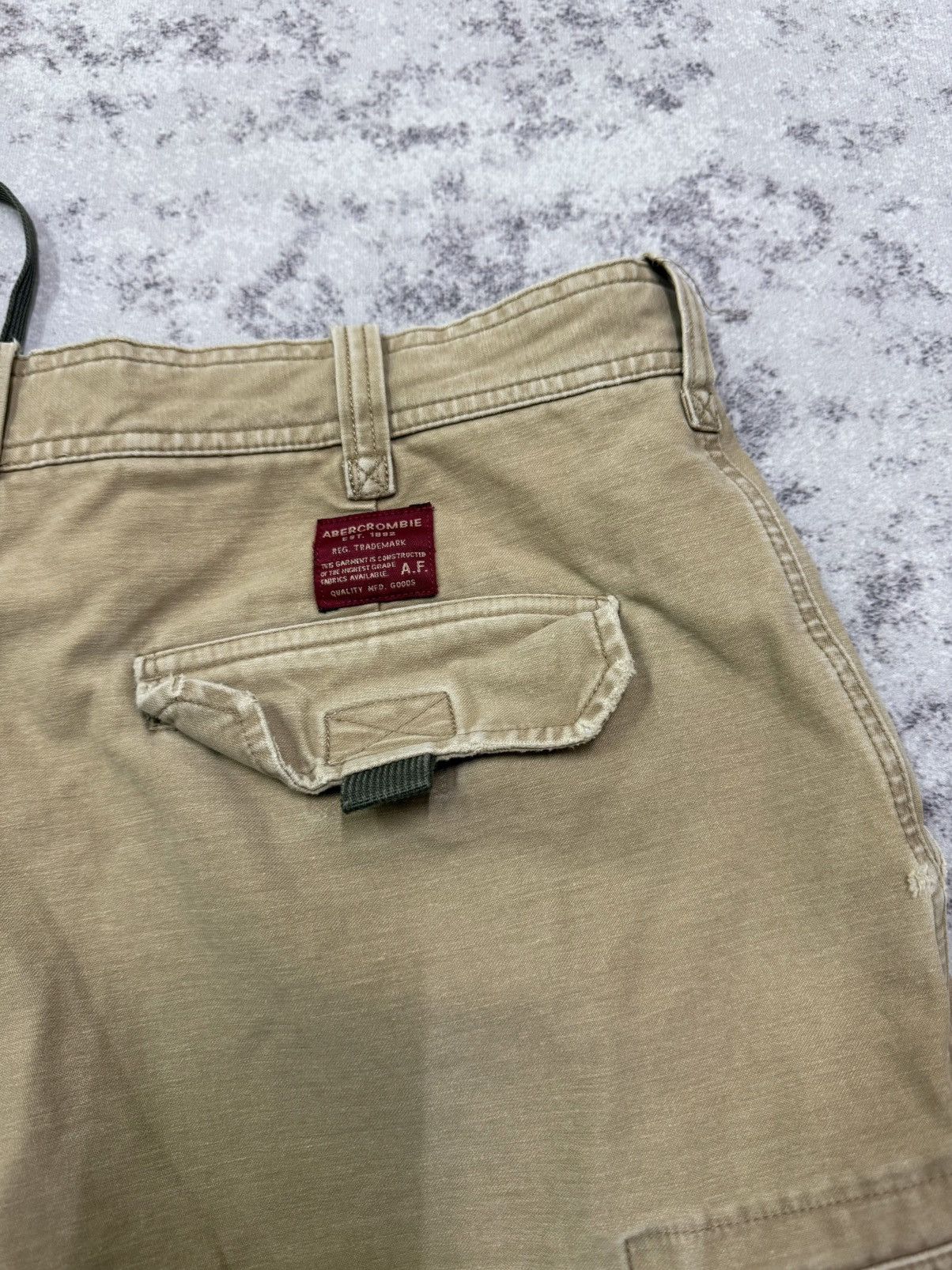 Abercrombie & Fitch Abercrombie and fitch khakis cargo short pants Size US 34 / EU 50 - 9 Thumbnail
