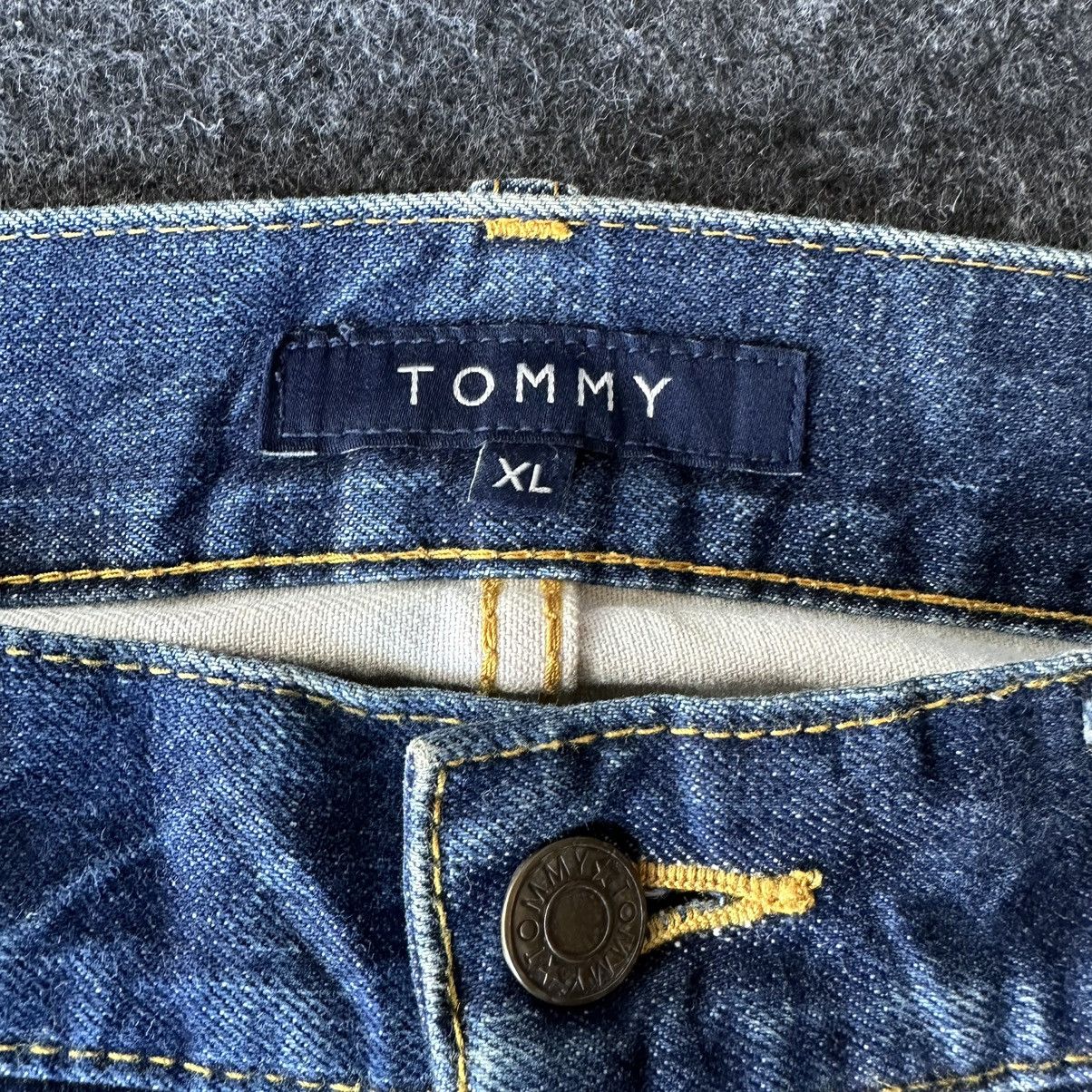 Tommy Hilfiger × Vintage Tommy Red Camo Label Blue Washed Denim D700 Size US 36 / EU 52 - 9 Thumbnail