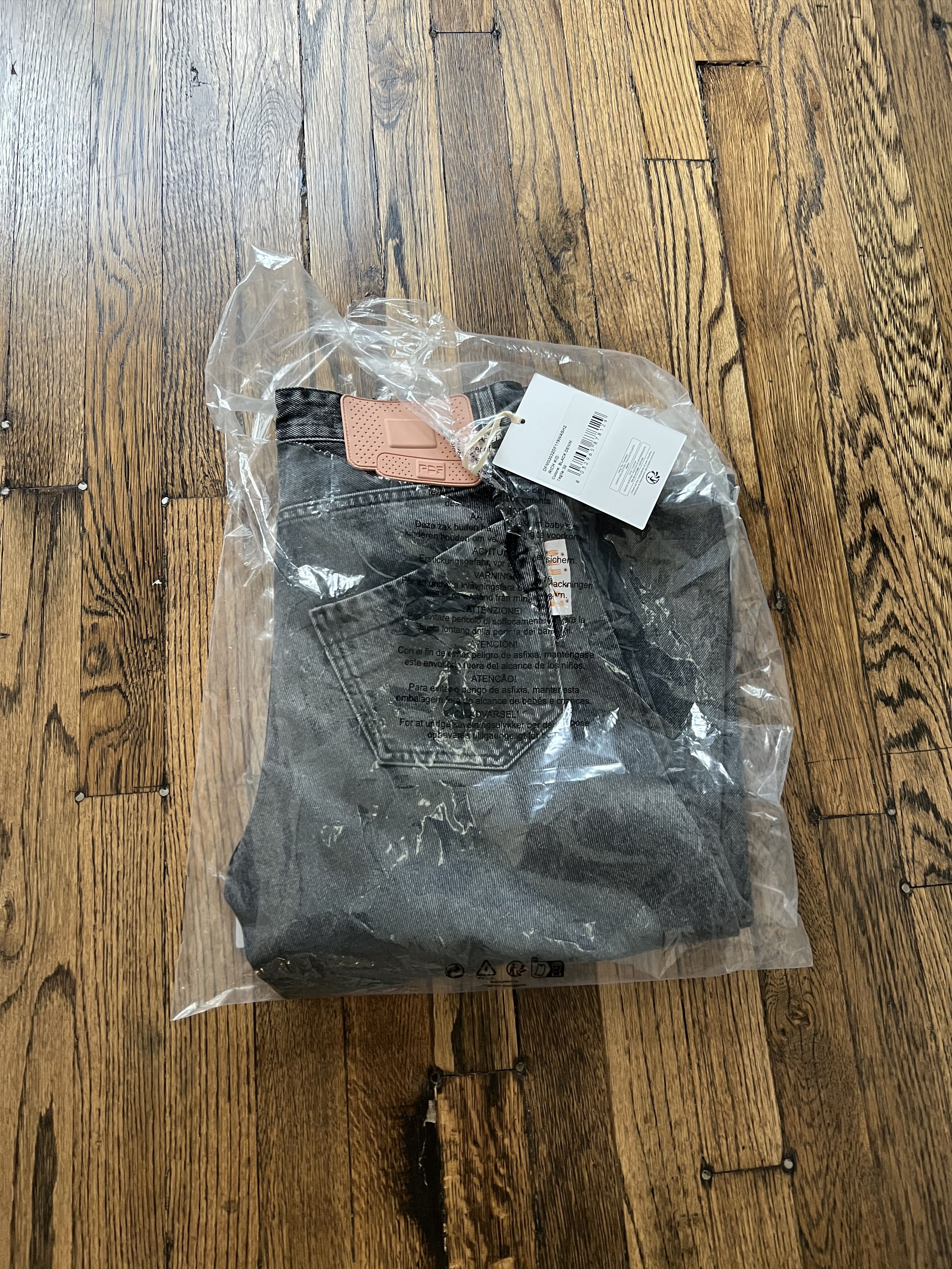 PDF PDF Rich Kid Jeans Size US 30 / EU 46 - 8 Thumbnail