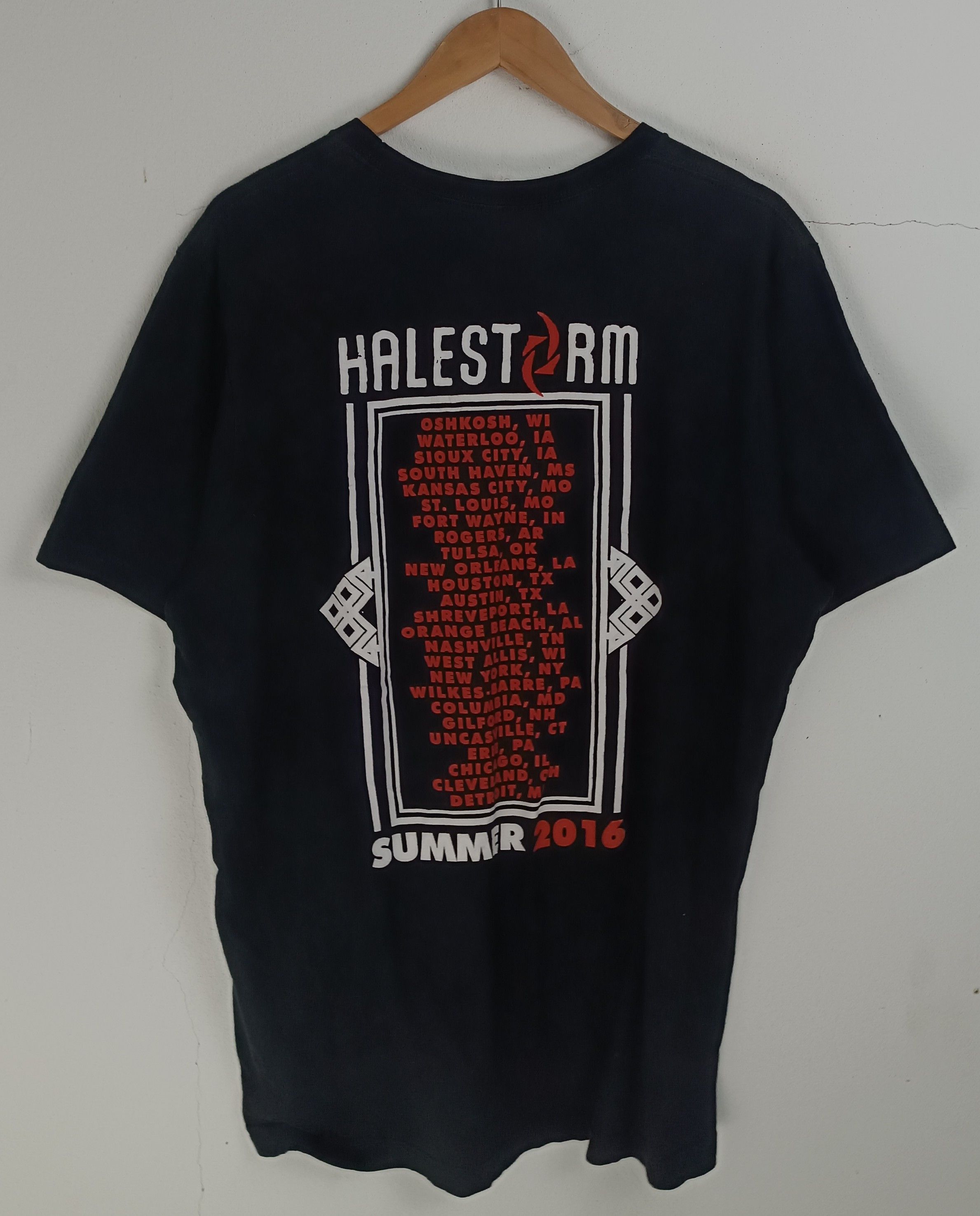 Band Tees VINTAGE 2016 HALESTORM TOUR TEE volbeat i prevail Size US XL / EU 56 / 4 - 4 Thumbnail
