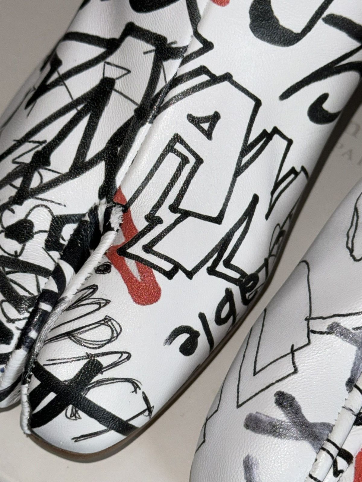 Maison Margiela Maison Margiela Tabi Ankle Boots - Graffiti / White 37 Size US 7 / IT 37 - 9 Thumbnail