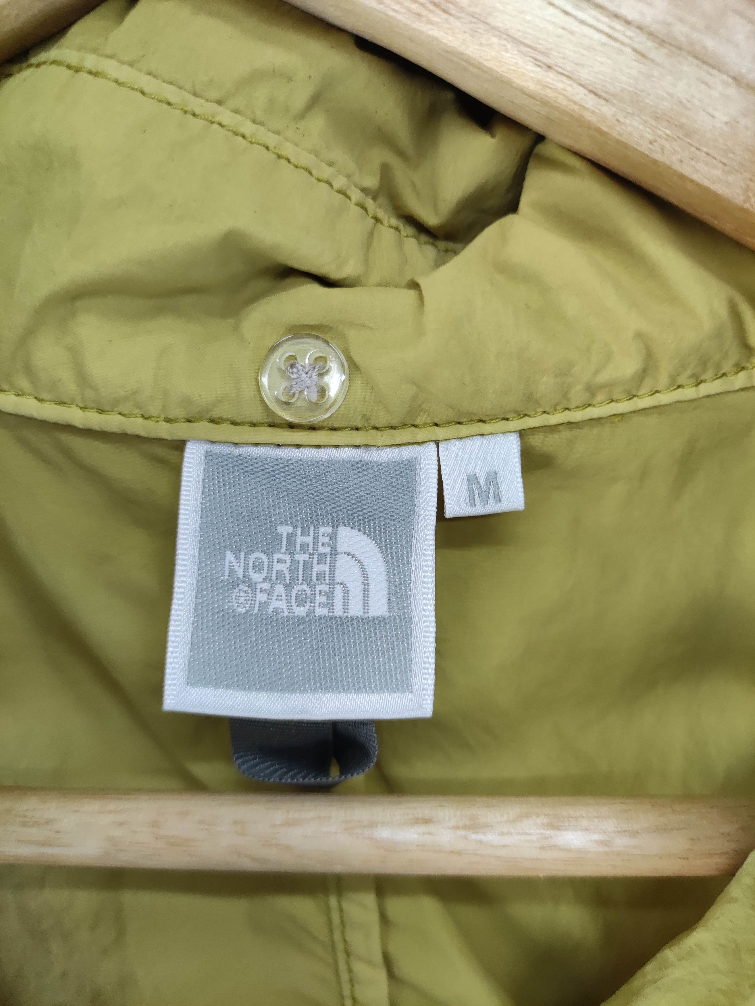 The North Face Vintage The North Face Thin Cloth Windbreaker Jacket Hoodie Size S / US 4 / IT 40 - 4 Thumbnail