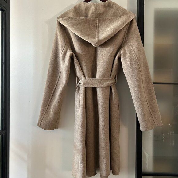 Uniqlo Uniqlo Belted Soft Hooded Coat Beige - Size Medium Size M / US 6-8 / IT 42-44 - 2 Thumbnail