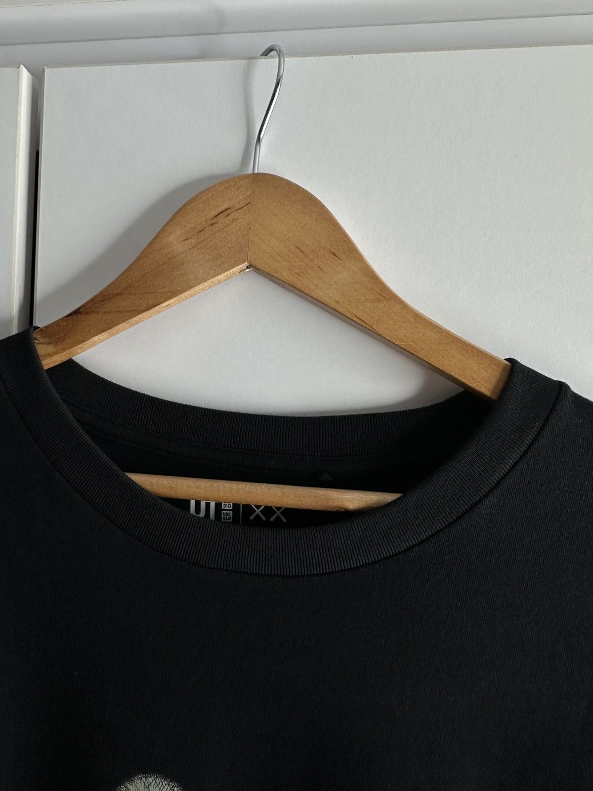 Kaws Uniqlo Kaws Japan style T-shirt Size US XL / EU 56 / 4 - 4 Thumbnail