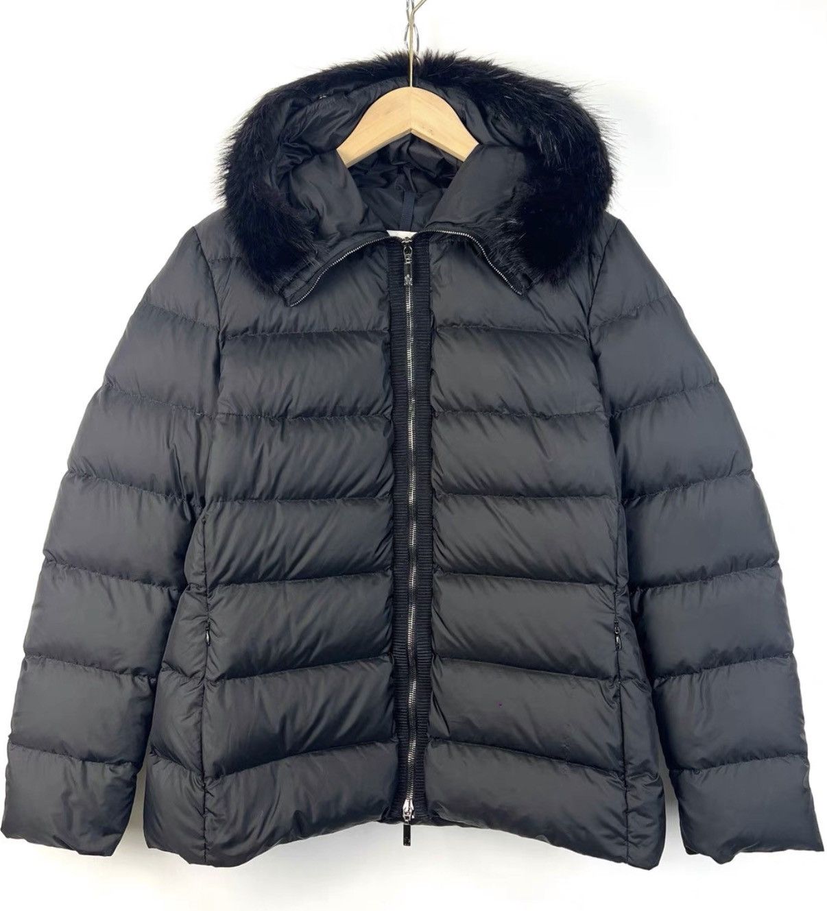 Moncler Moncler Classic Fur Collar Pocket Short Down Jacket K12 Size XS / US 0-2 / IT 36-38 - 1 Thumbnail