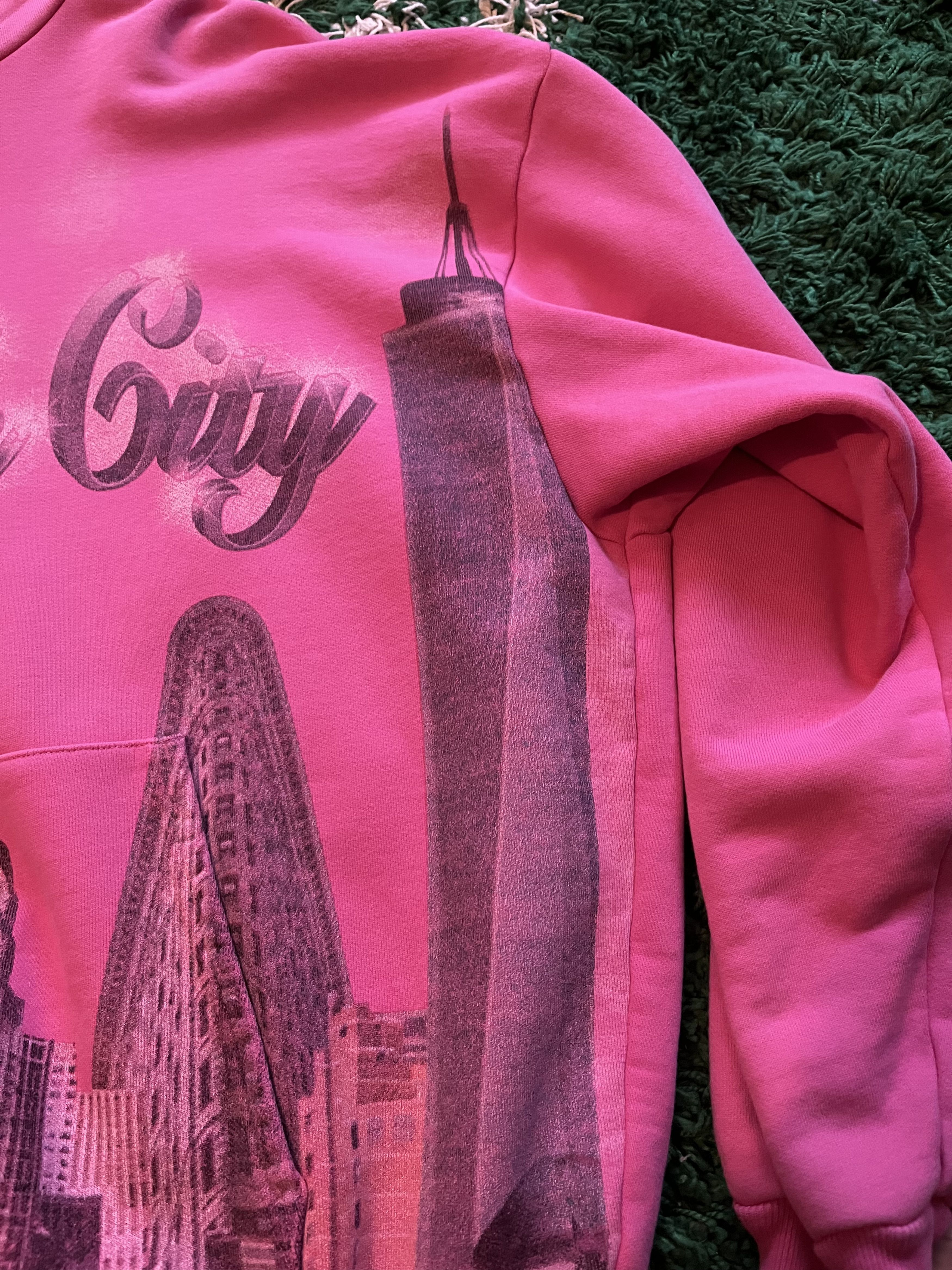 Balenciaga Balenciaga New York Pink Hoodie Size US L / EU 52-54 / 3 - 13 Thumbnail