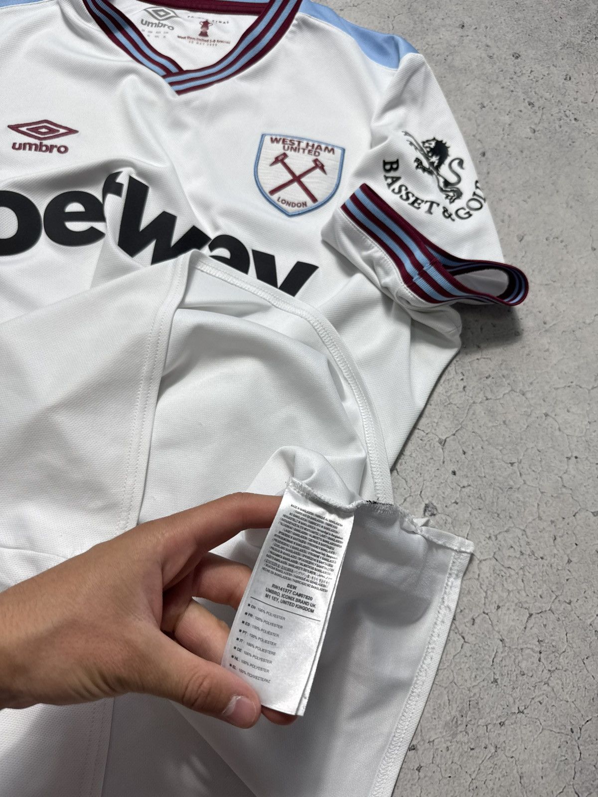 Umbro Umbro FC West Ham United 2019/2020 Vintage Soccer Jersey Size US XL / EU 56 / 4 - 9 Thumbnail