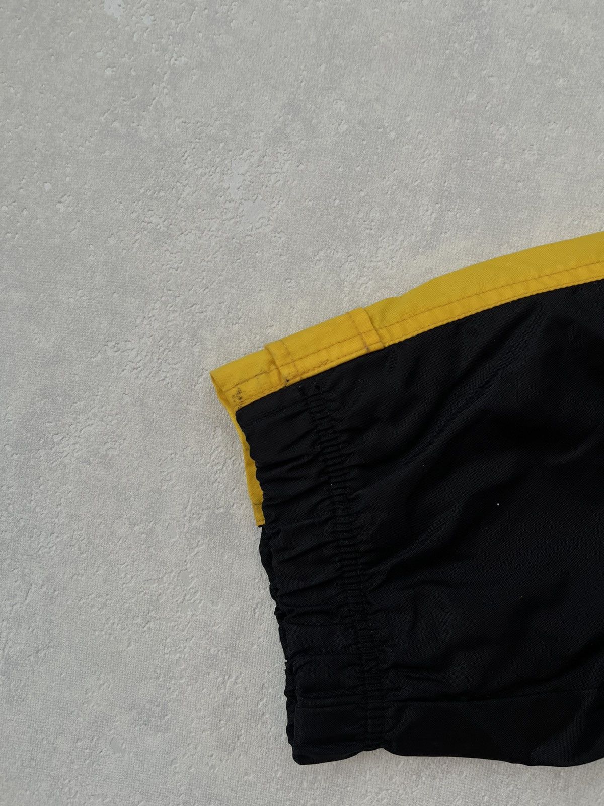 Nike 90’s NIKE BIG BACK SWOOSH LOGO OVERSIZED RETRO TRACK JACKET Size US XL / EU 56 / 4 - 13 Thumbnail