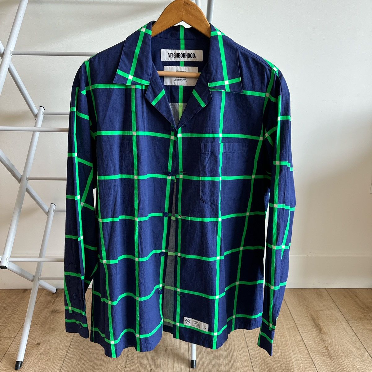 Retro Neighborhood button up