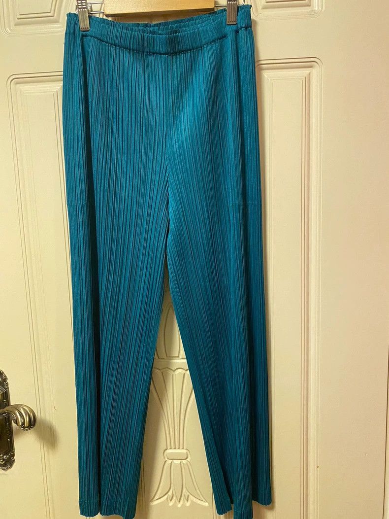 Issey Miyake Issey Miyake size:2 Blue pleated straight-leg trousers Size 31" - 2 Thumbnail