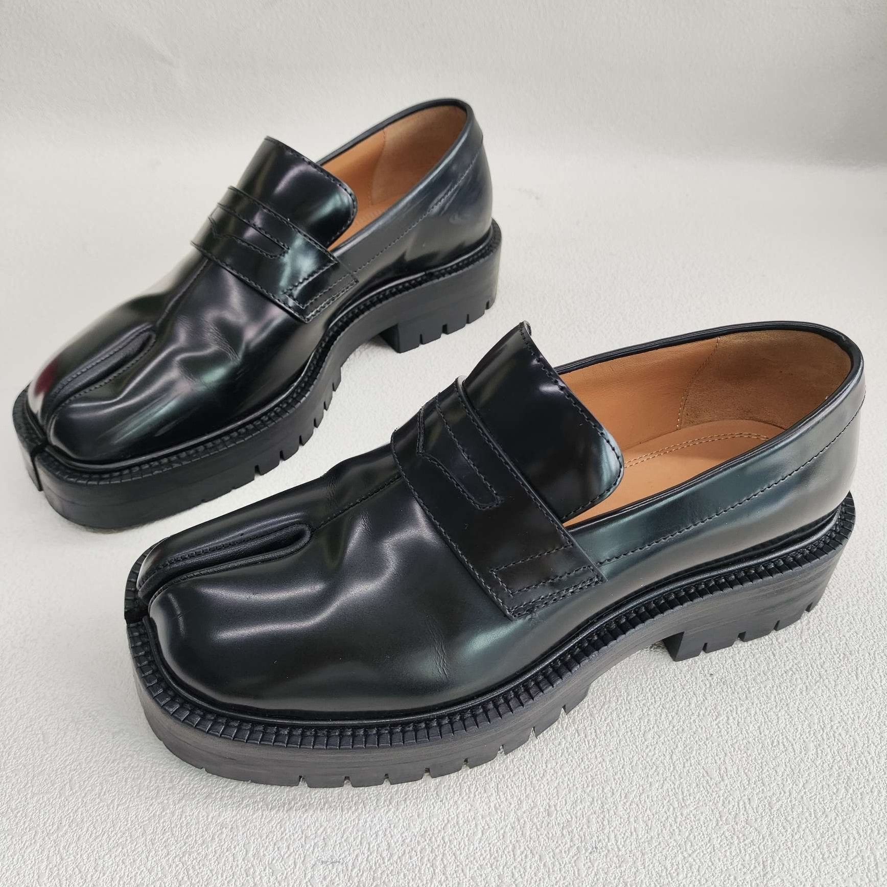 Maison Margiela Maison Margiela Black Lowtop Sneakers us_6 Women Size US 6 / IT 36 - 1 Thumbnail