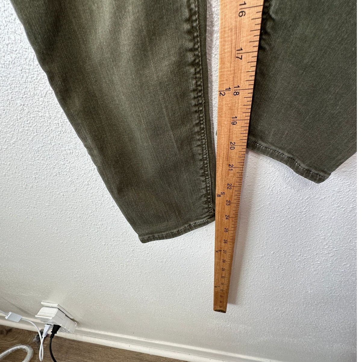 Zara Zara Women Olive Button Fly Distressed Knee Skinny Jean 10 Size 32" / US 10 / IT 46 - 14 Thumbnail