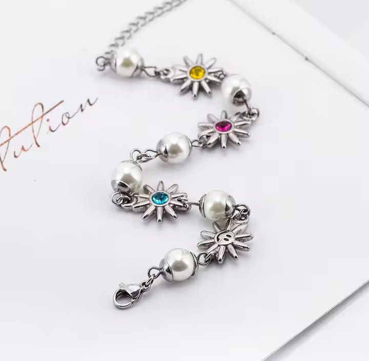 Jewelry Pearl Flower Chain Design Bracelet Size ONE SIZE - 2 Thumbnail