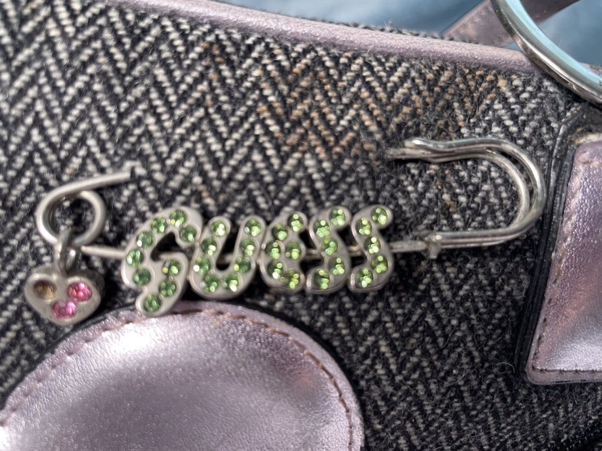 Guess Guess Fun Purse - Excellent For A Teen Size ONE SIZE - 2 Thumbnail