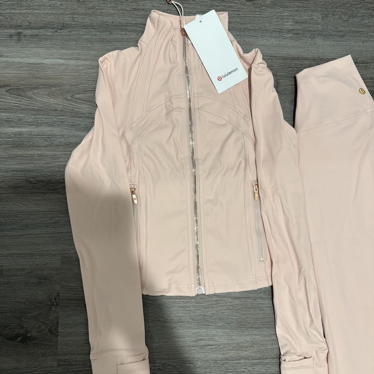 Lululemon Lululemon light pink set size medium Size 27" / US 4 / IT 40 - 2 Thumbnail