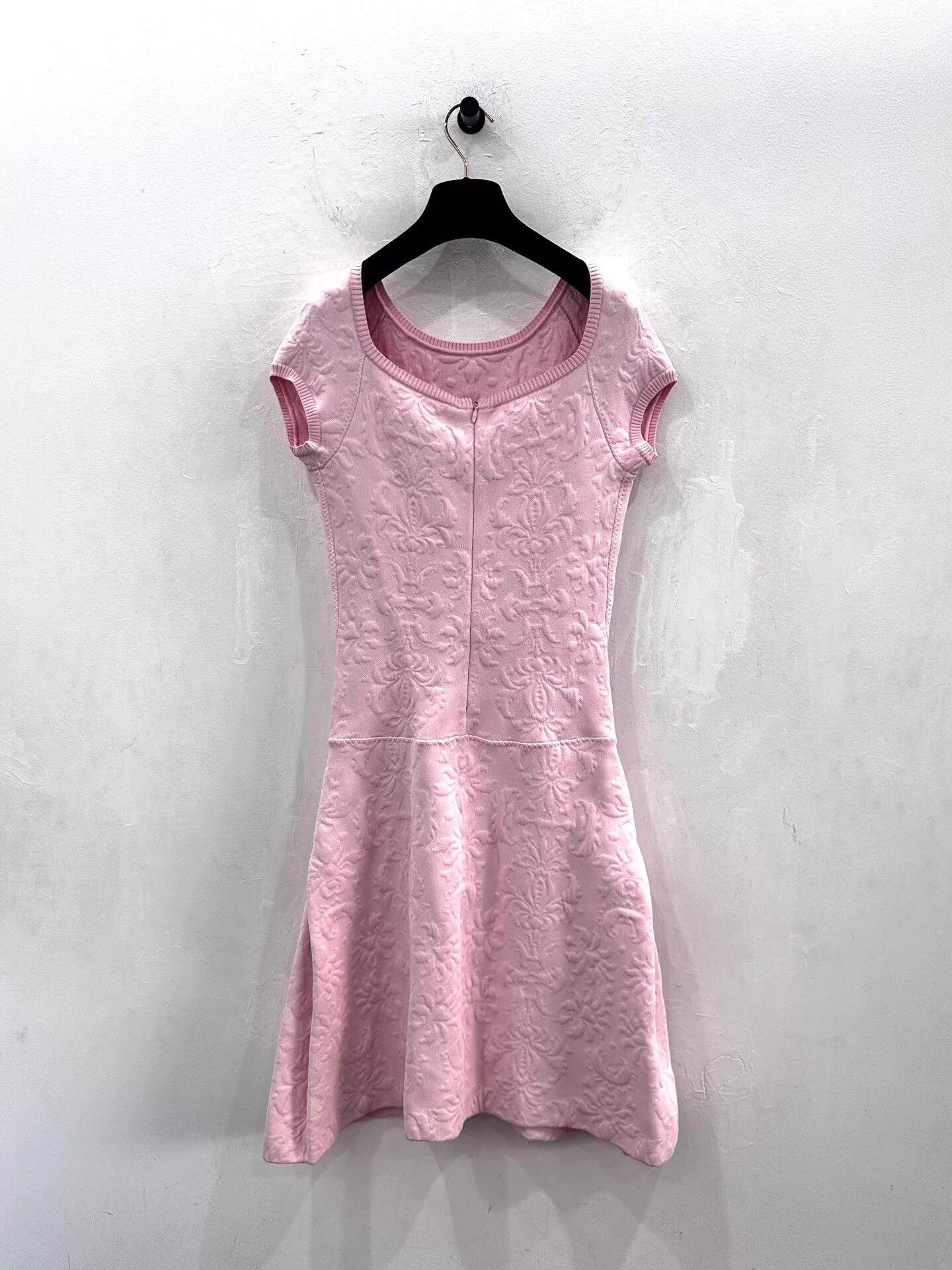 Chanel Chanel Pink Sleeveless Floral Embossed Logo Dress Women 36 Size XS / US 0-2 / IT 36-38 - 3 Thumbnail