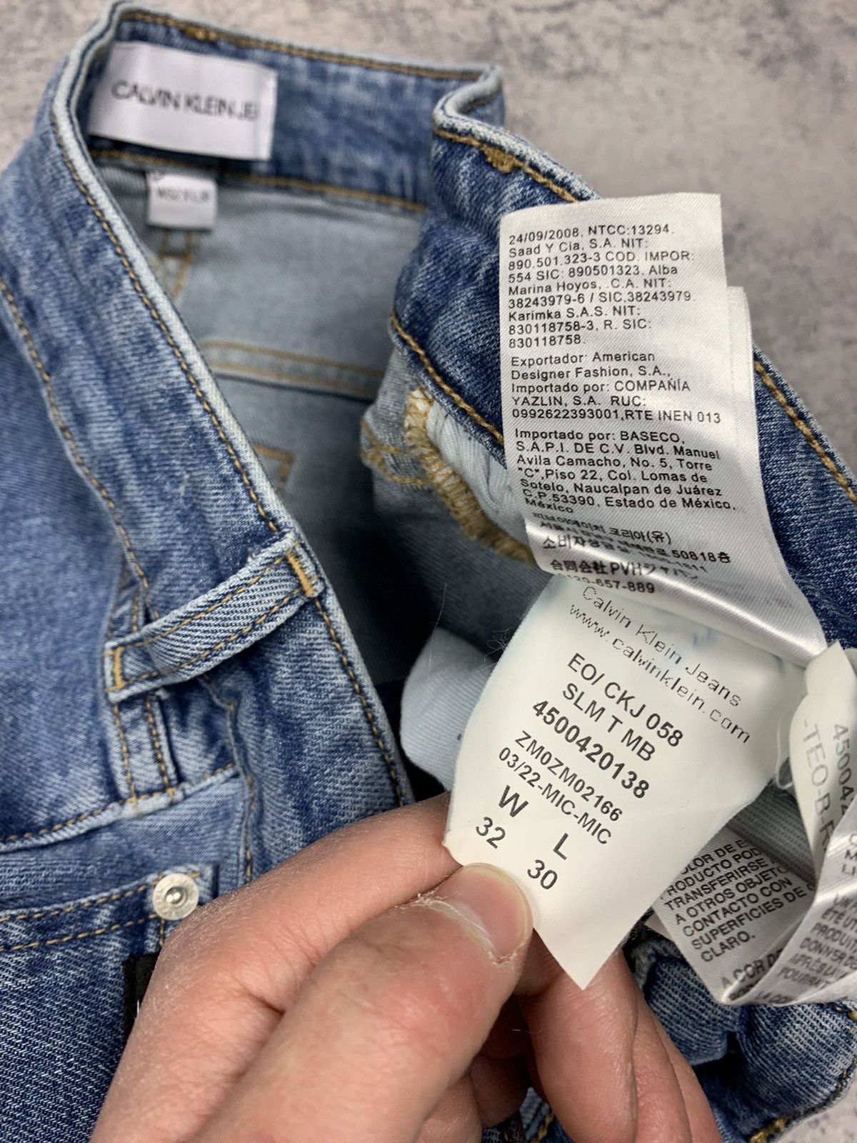 Calvin Klein Calvin Klein Washed Blue Jeans Slim Taper Fit Size W32L30 Size US 32 / EU 48 - 13 Thumbnail