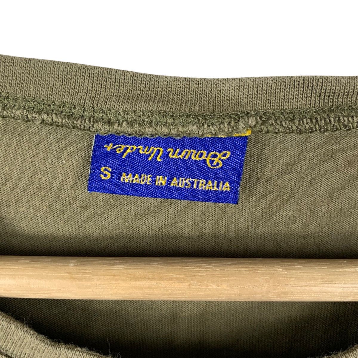 Vintage Vintage KEN DONE DOWN UNDER Australia Kangaroo Tee Shirt Size US S / EU 44-46 / 1 - 7 Thumbnail