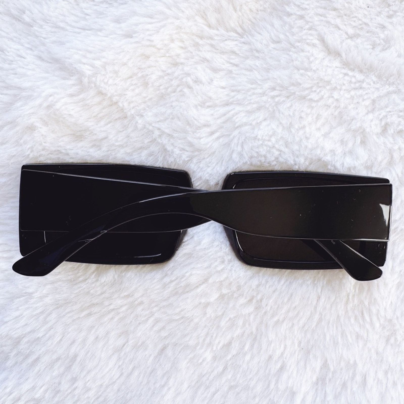 Other Aaron Black w/ Green Tint Rectangular Sunglasses Size ONE SIZE - 11 Thumbnail