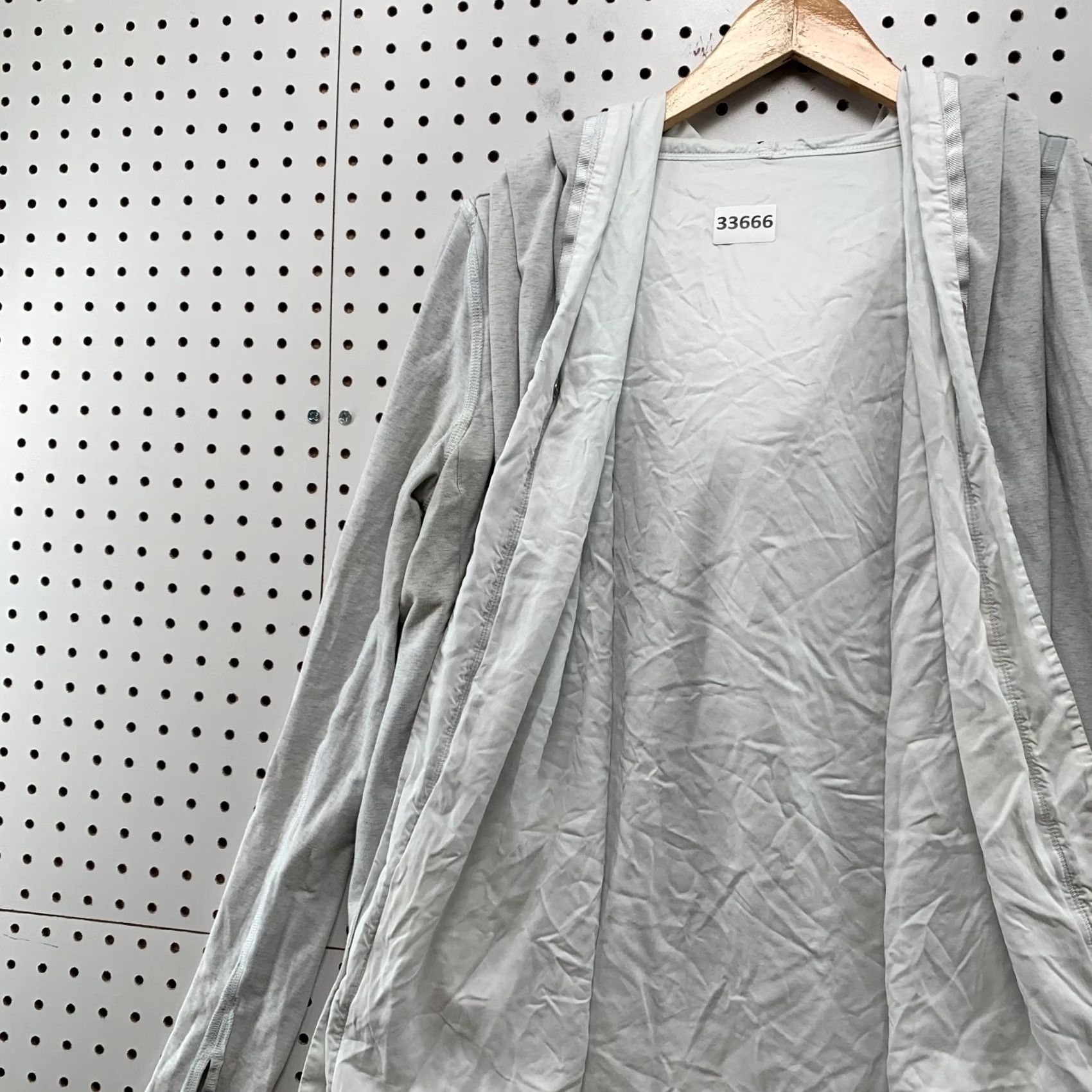 Lululemon Lululemon Hooded Wrap Sweatshirt Womens Size 8 Gray Casual Work Out Size M / US 6-8 / IT 42-44 - 4 Thumbnail