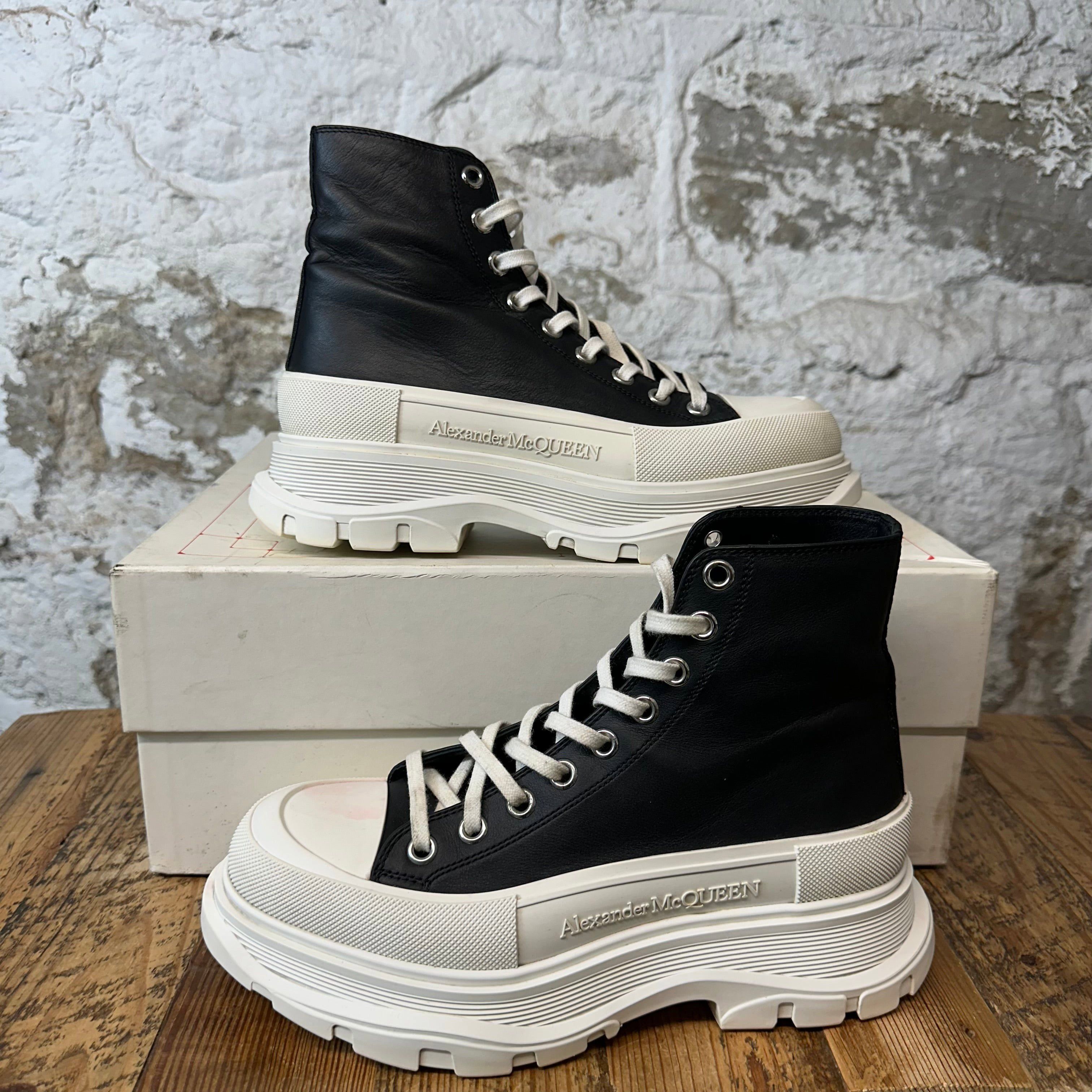 Alexander McQueen Alexander Mcqueen High Black Leather White Tread Boot Sz 7.5 Size US 7.5 / EU 40-41 - 1 Thumbnail