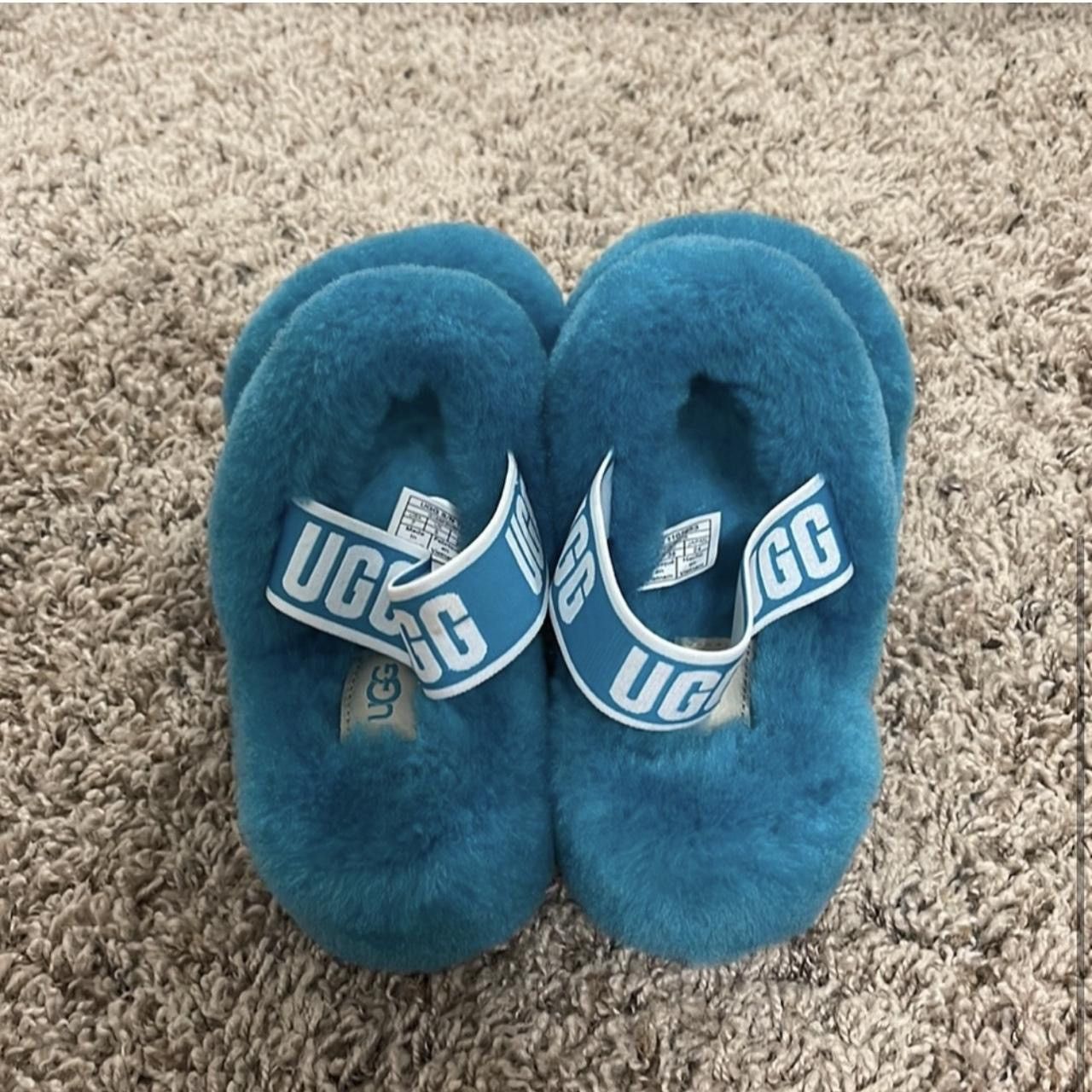 Ugg NWOT Ugg Slippers Size US 7 / IT 37 - 3 Thumbnail