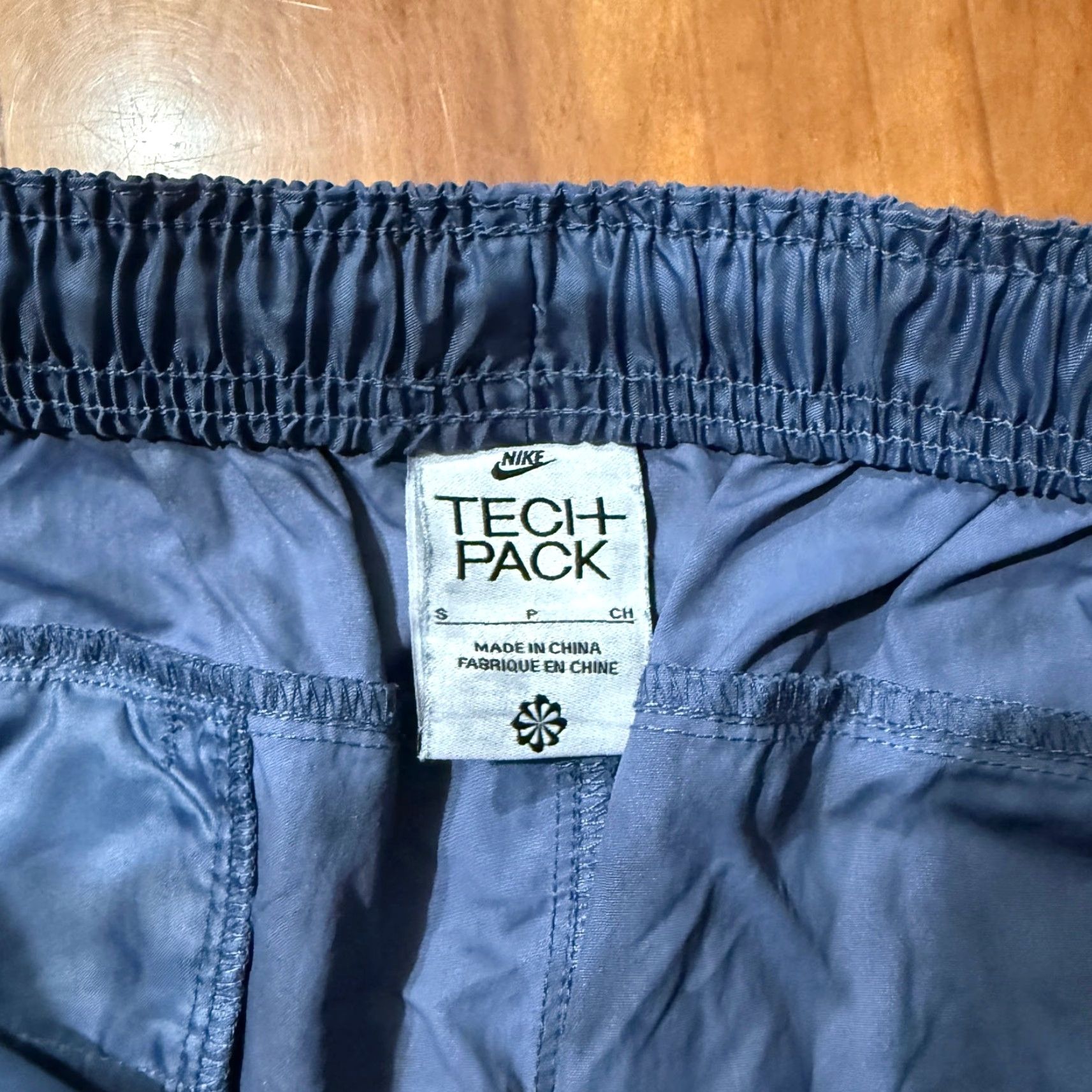 Nike Nike Tech Pack Shorts Mens S DX0249 Nylon Drawstring Bermuda Lightweight Outdoor Geometric Logo Blue 29in Waist 6in Inseam Casual Mens Size US 29 - 3 Thumbnail