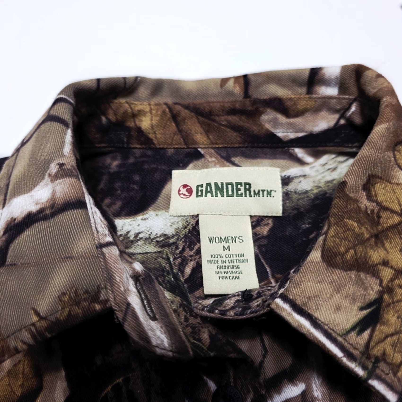 Realtree Gander Mountain Women’s Long Sleeve Shirt Realtree Camo Medium Chamois Size M / US 6-8 / IT 42-44 - 3 Thumbnail