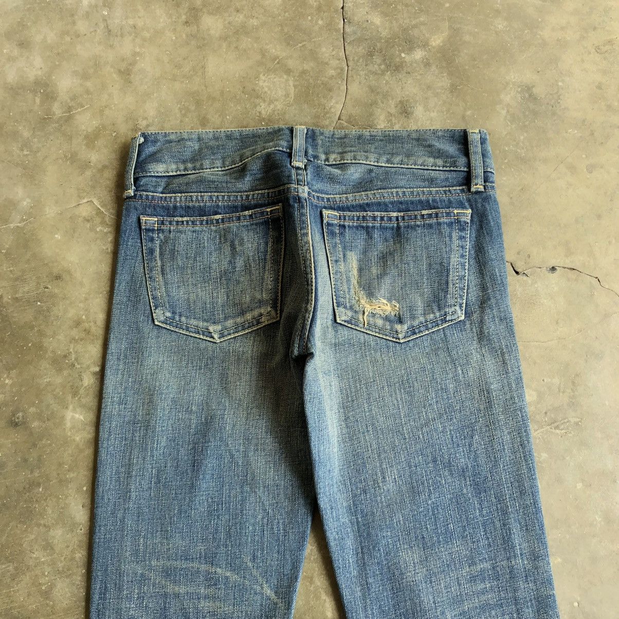 Japanese Brand 🇯🇵 2000s SLY Japan Ripped Bootcut Denim Jeans Pants Blue Wash Size US 26 / EU 42 - 10 Thumbnail