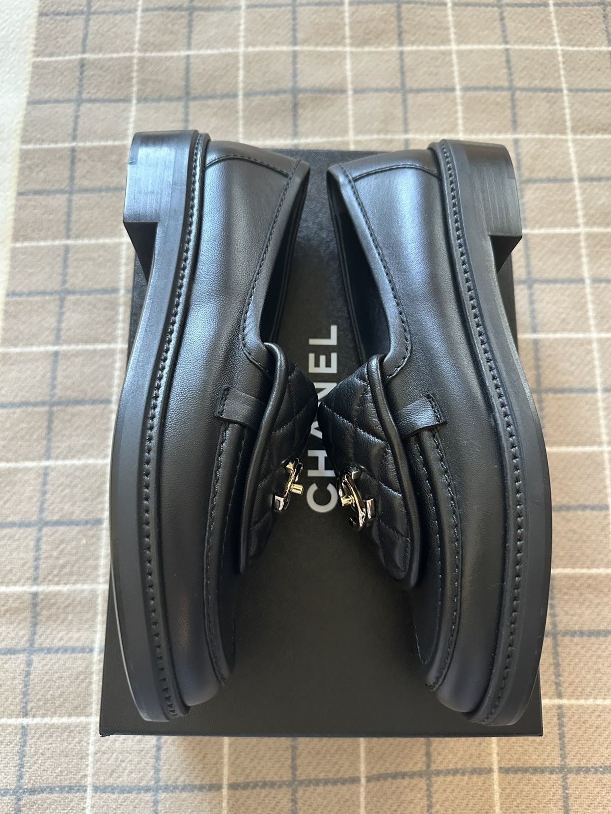 Chanel Chanel turnlock loafer black size 38 Size US 8 / IT 38 - 3 Thumbnail