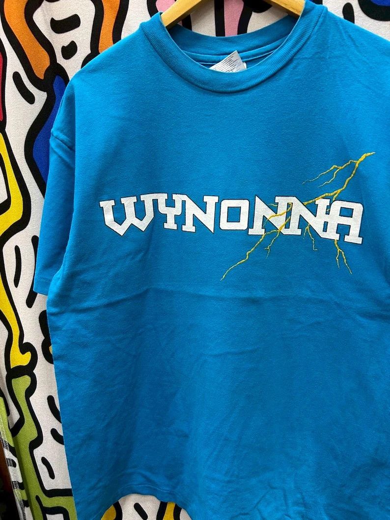 Vintage Vintage 90s Wynonna tshirt size L Size US L / EU 52-54 / 3 - 1 Thumbnail