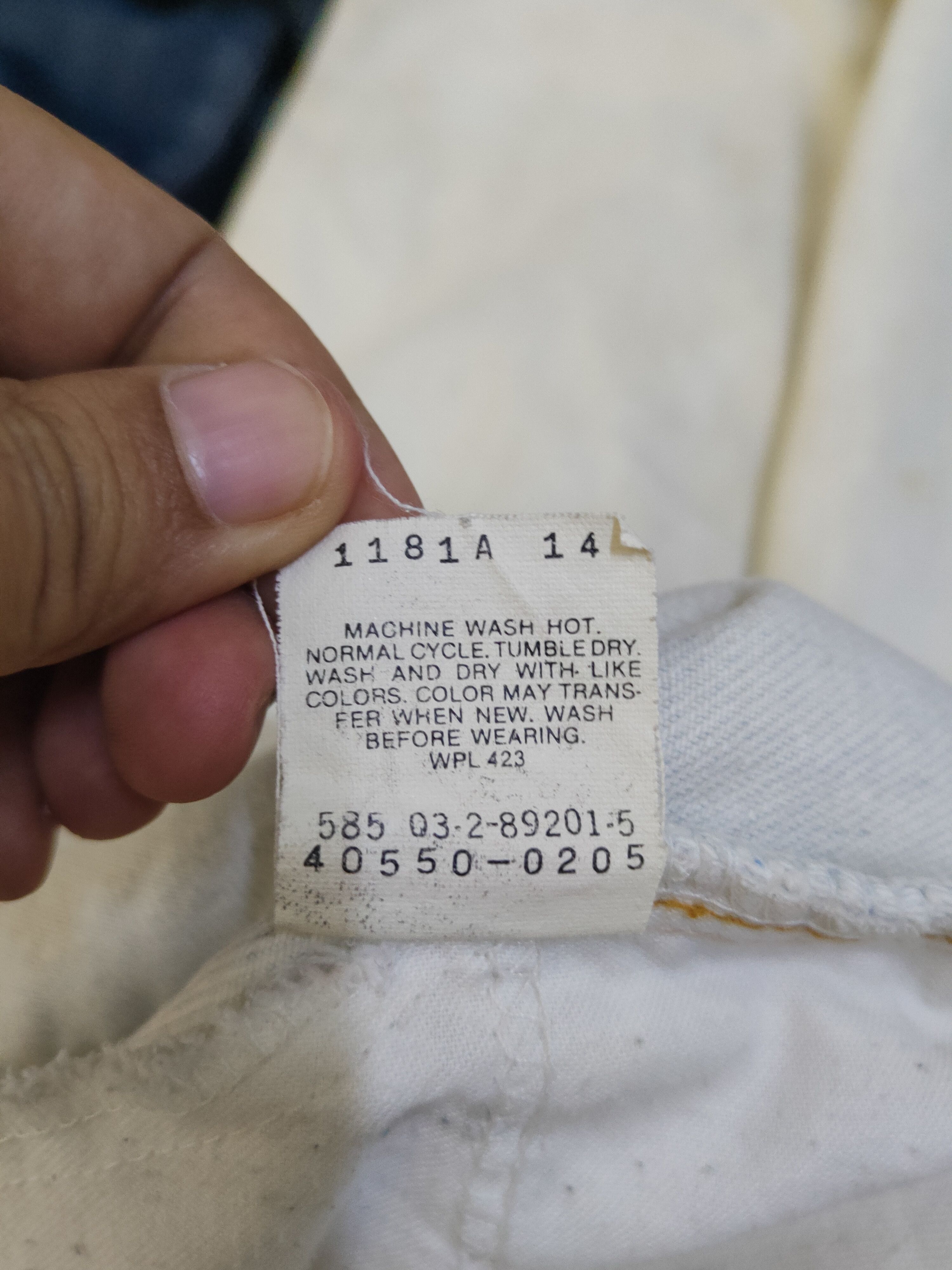 Levi's DL Levi's orange tab White Distressed Ripped Jeans #46-820 Size US 33 - 14 Thumbnail
