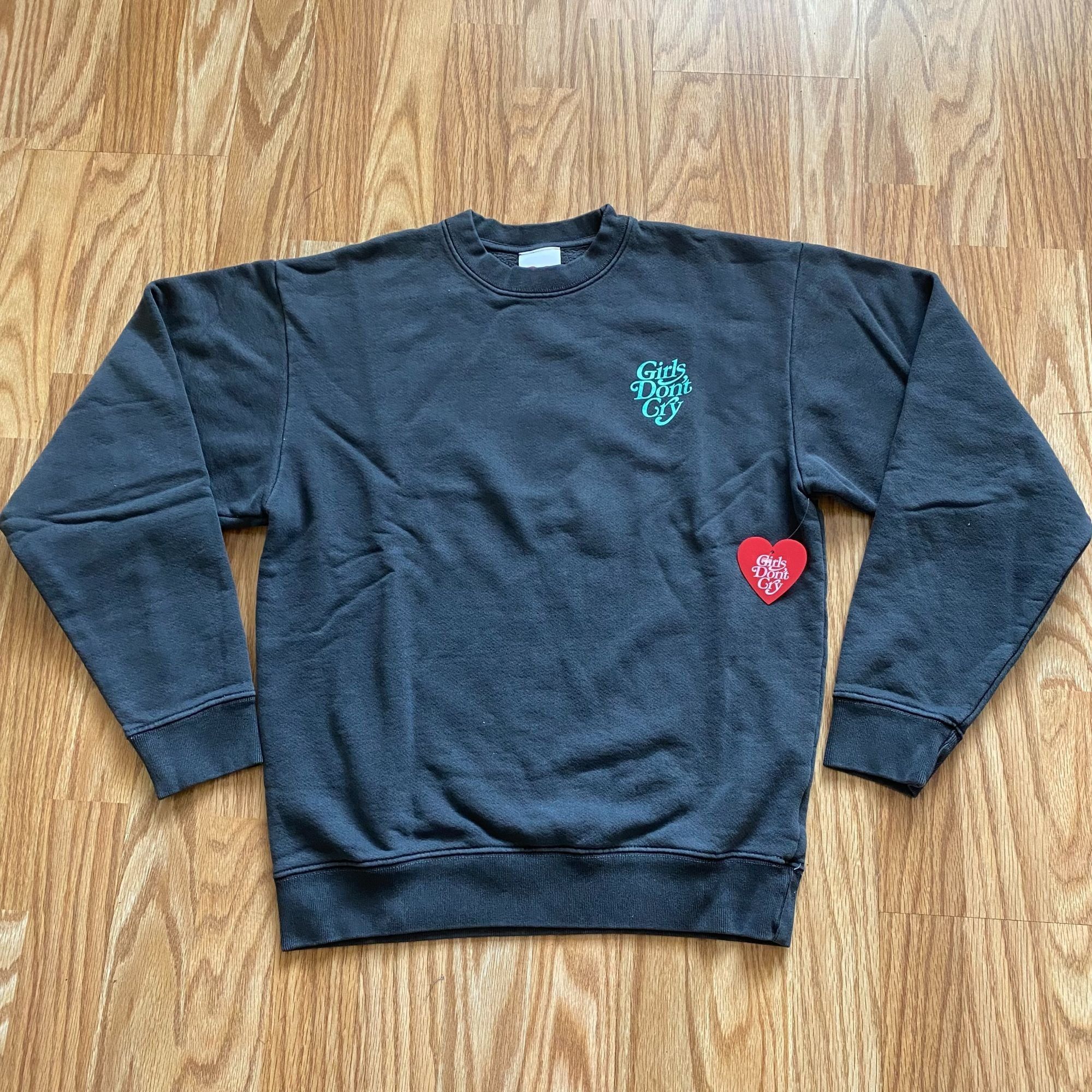 Girls Don't Cry LOGO CREWNECK BLACK/BLUE GIRLS DON´T CRY Angel