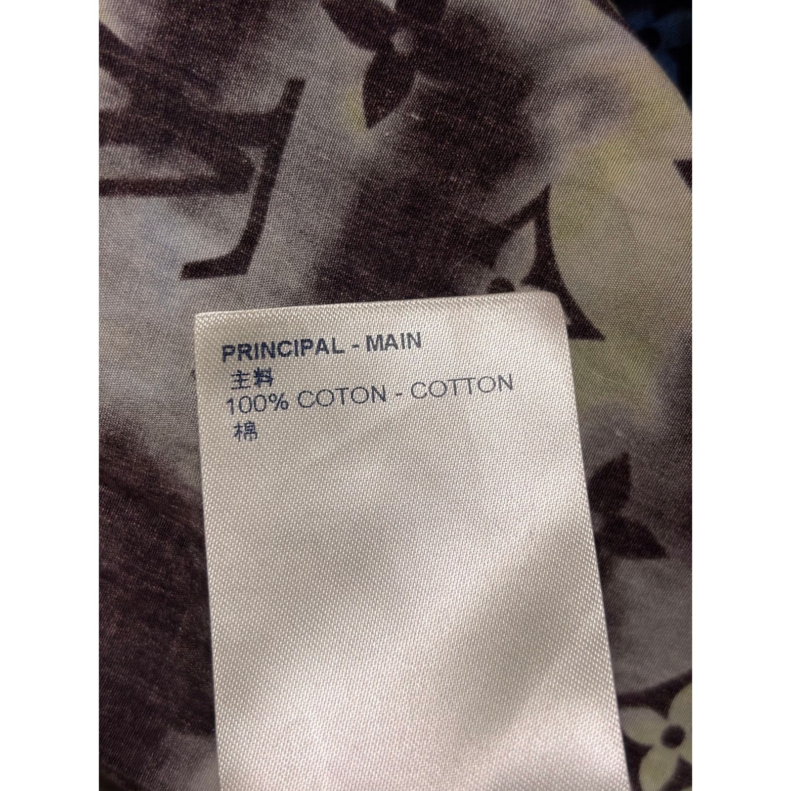 Louis Vuitton Authentic 2021 Louis Vuitton Zipped Monogram Tie-Dye Shirt Size US M / EU 48-50 / 2 - 9 Thumbnail