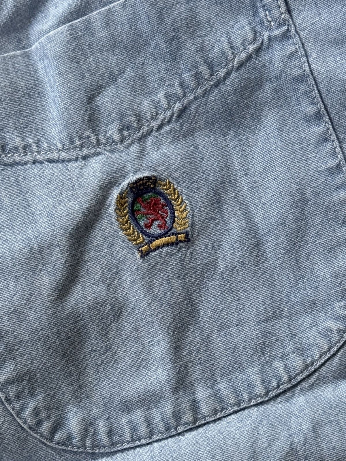 Tommy Hilfiger × Vintage Tommy Hilfiger Wmns vintage denim shirt button up polo tee Size M / US 6-8 / IT 42-44 - 12 Thumbnail