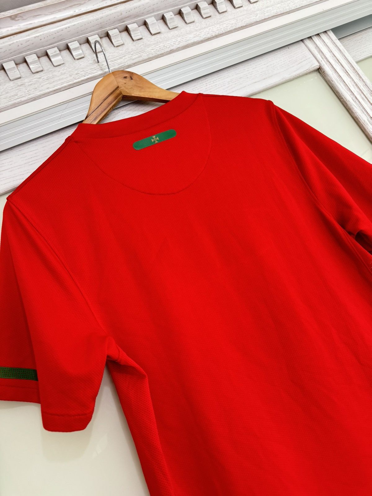 Nike Vintage Portugal 2010-2011 Home Soccer Jersey Football Kit Size US S / EU 44-46 / 1 - 8 Thumbnail